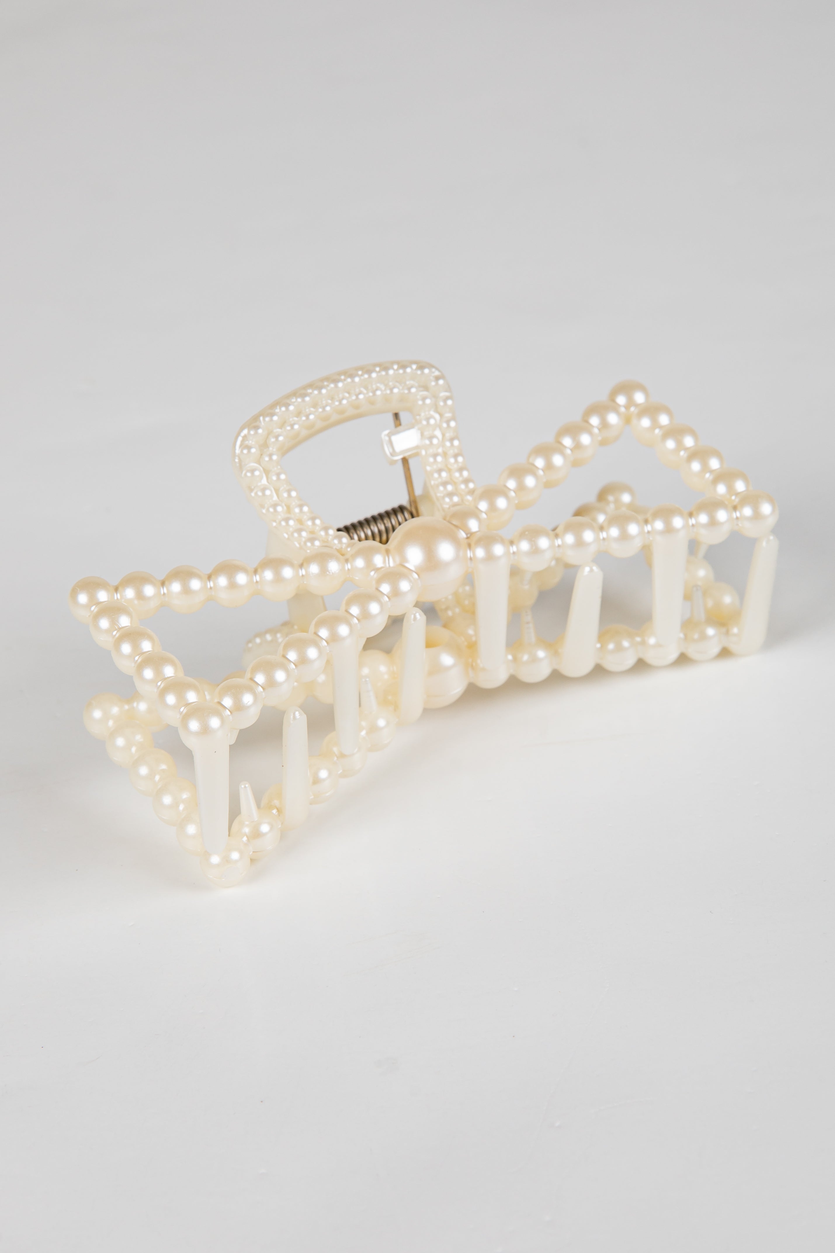 Julianna Pearl Bow Claw Hair Clip