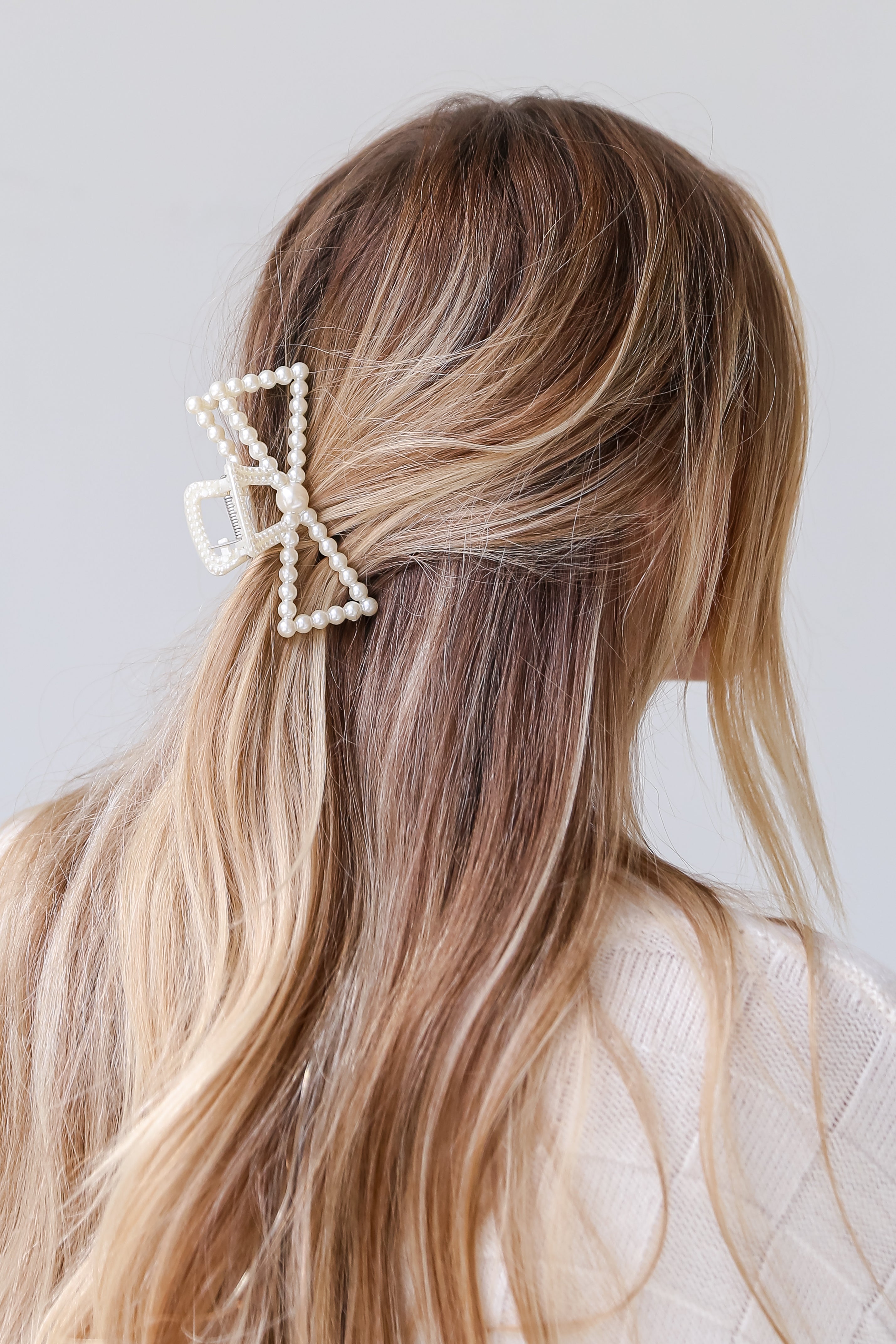 Julianna Pearl Bow Claw Hair Clip