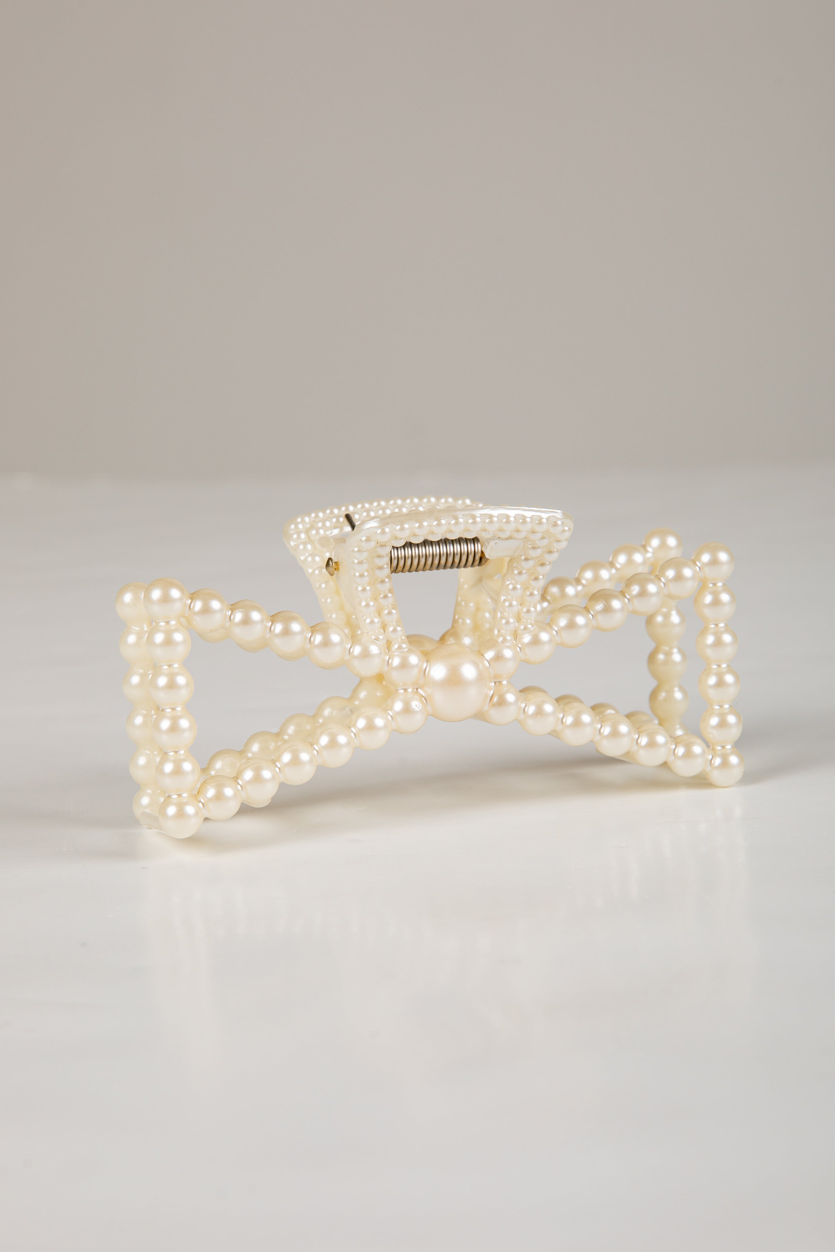 Julianna Pearl Bow Claw Hair Clip