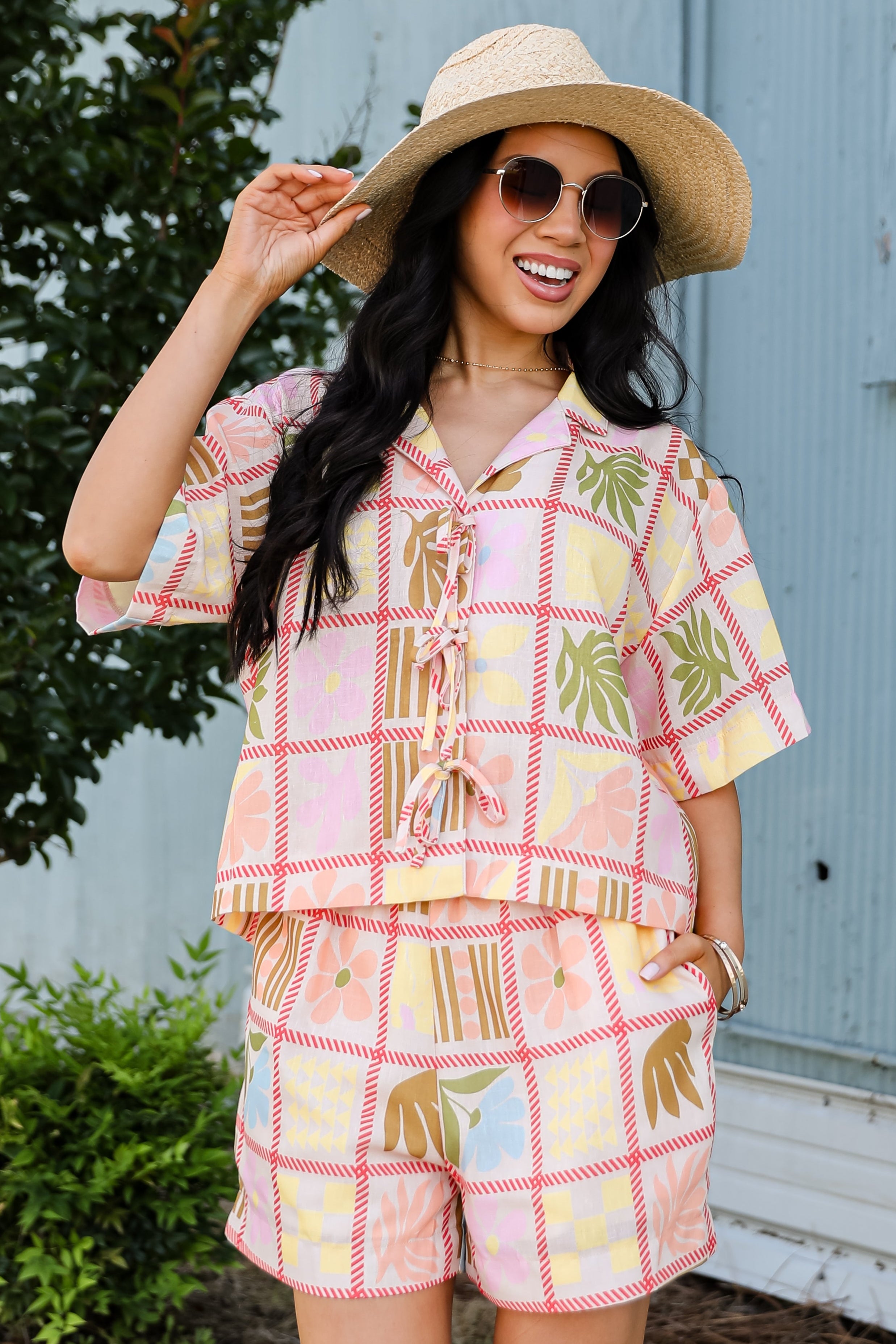 Island In The Sun Peach Shorts