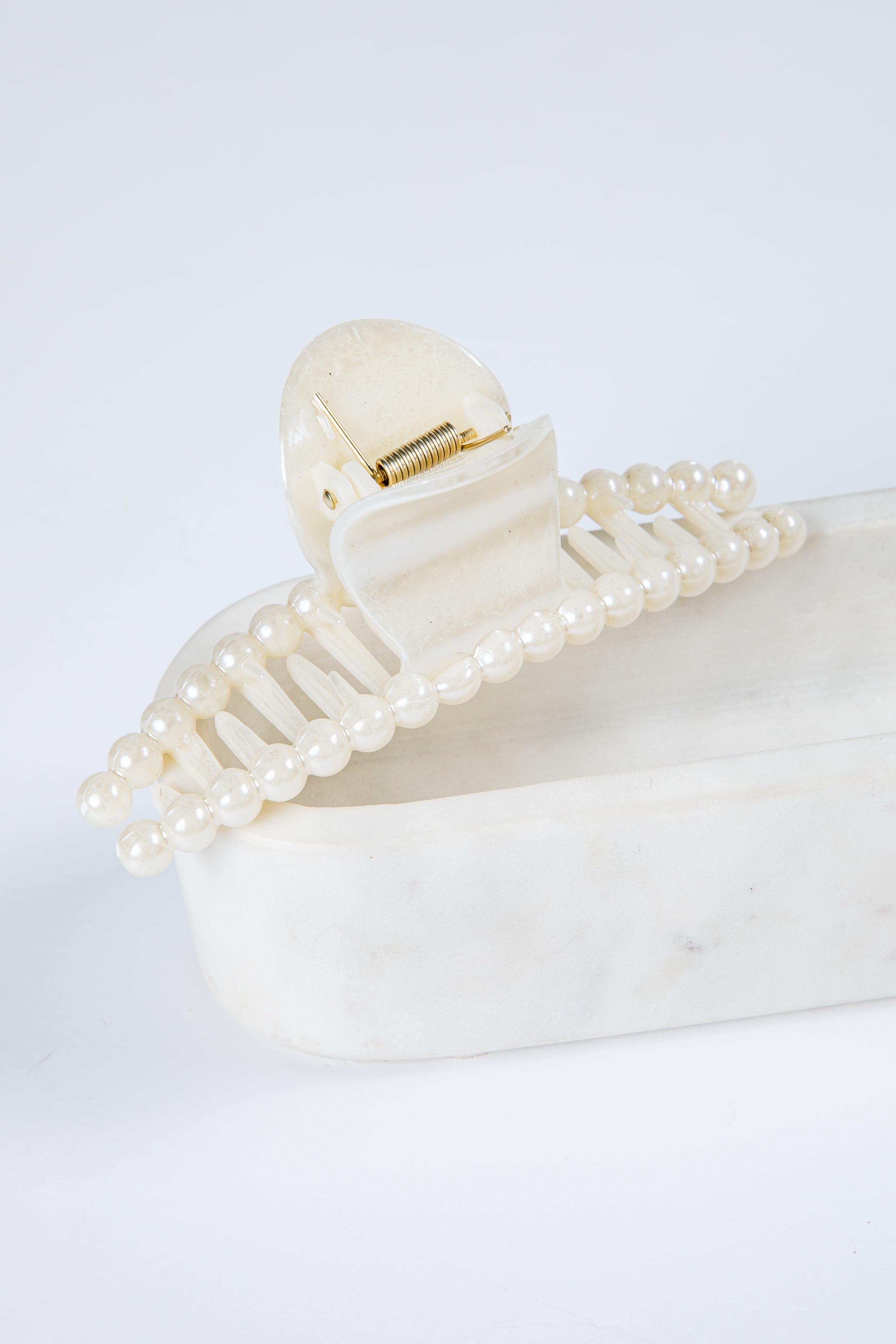 Beautiful Promise White Pearl Claw Hair Clip